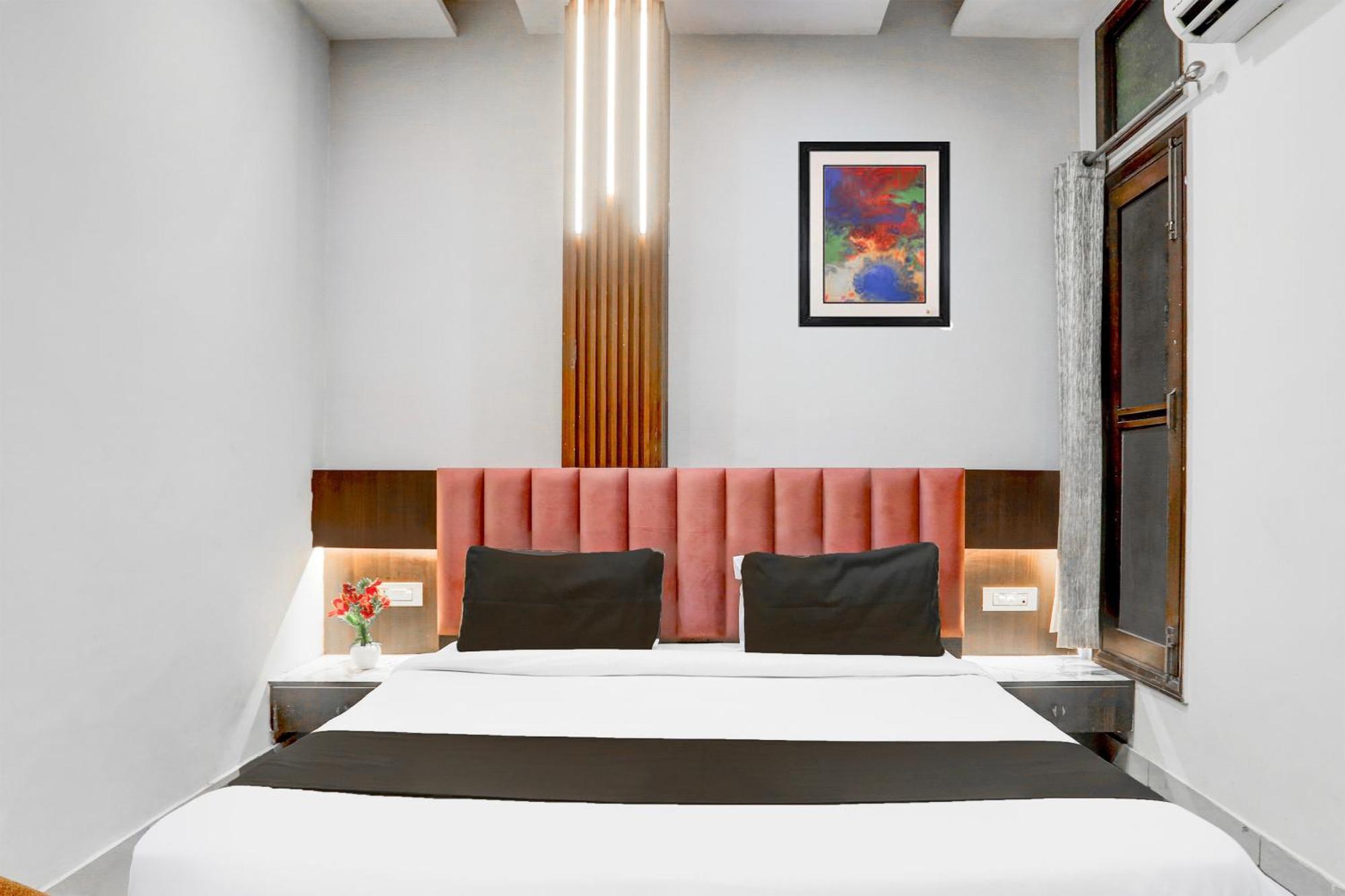 Hotel Super Collection O Railway Station Road Near Clock Tower Ludhiana Exterior foto