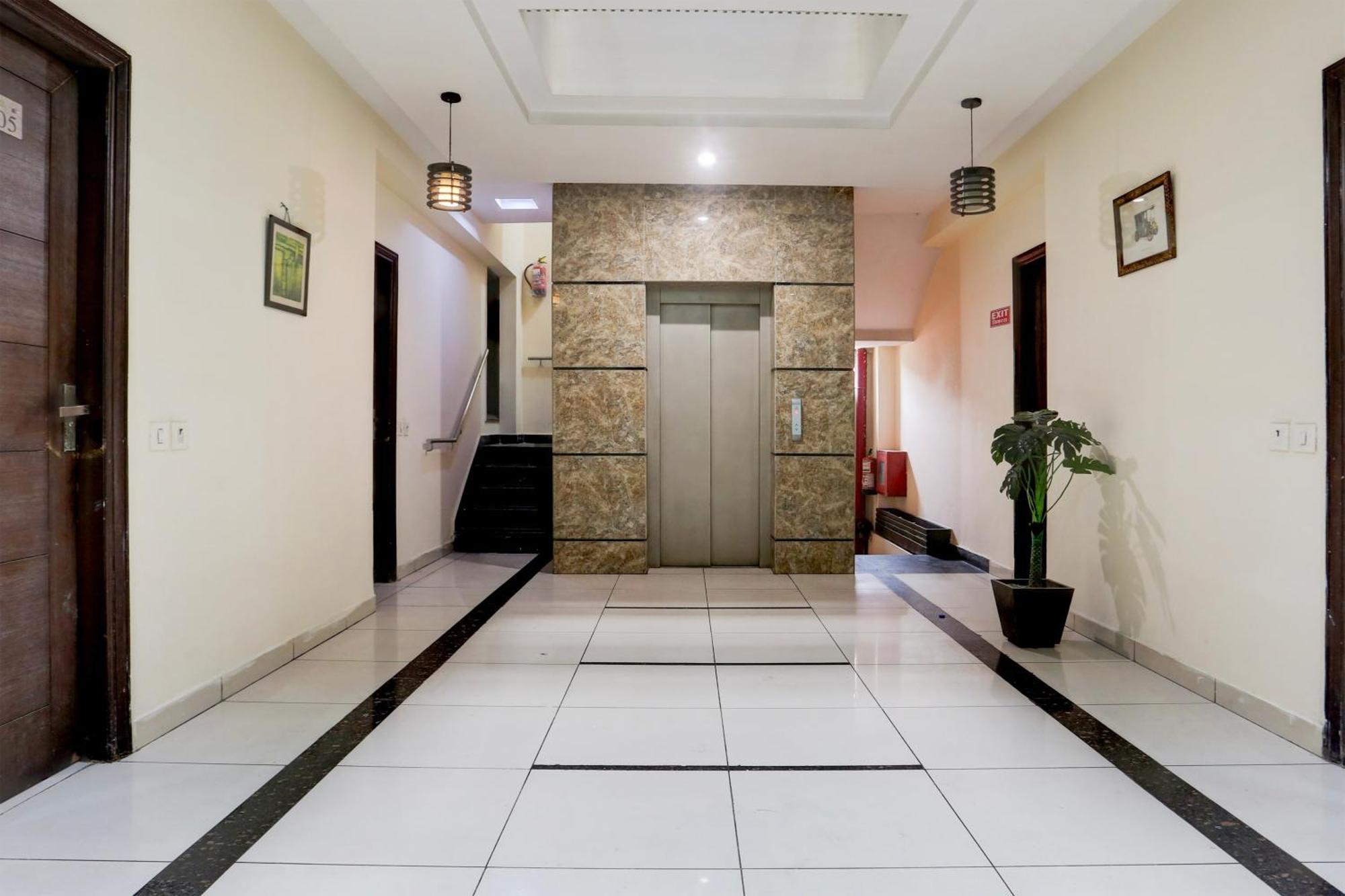 Hotel Super Collection O Railway Station Road Near Clock Tower Ludhiana Exterior foto