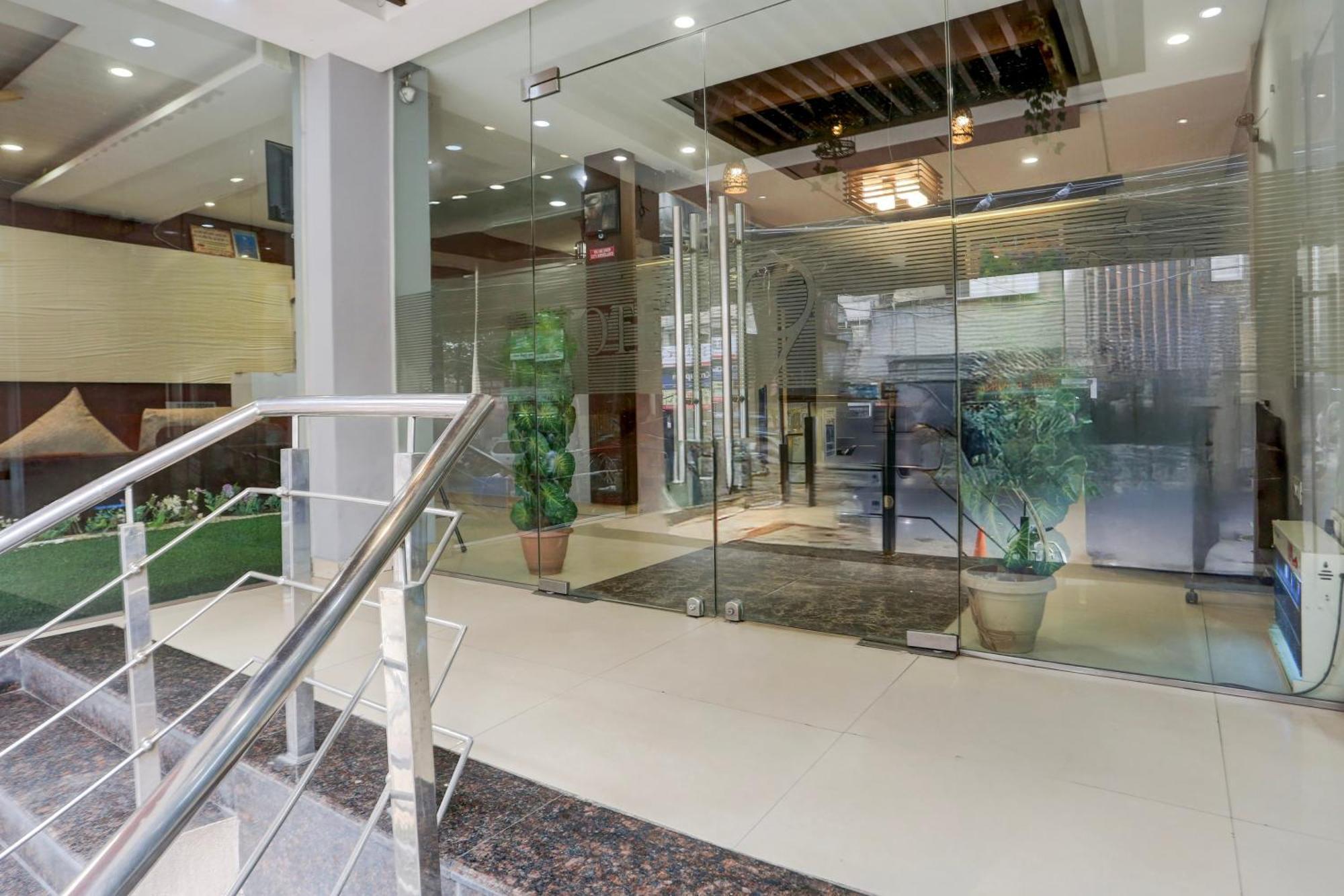 Hotel Super Collection O Railway Station Road Near Clock Tower Ludhiana Exterior foto